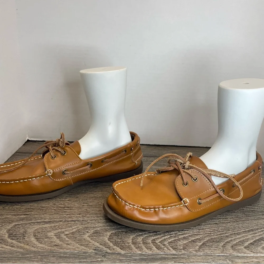 Tommy Hilfiger TMBOWMAN Tan Brown Leather Deck Shoes Men's Size 9.5 non-Marking